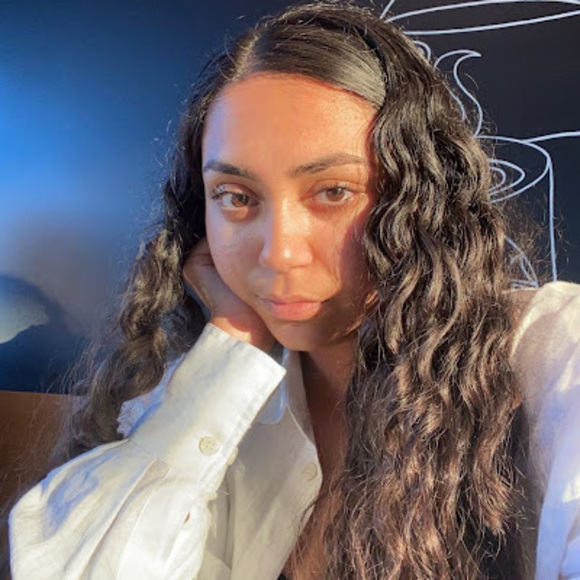 Meet your Posher, Safiya - Picture 1 of 1